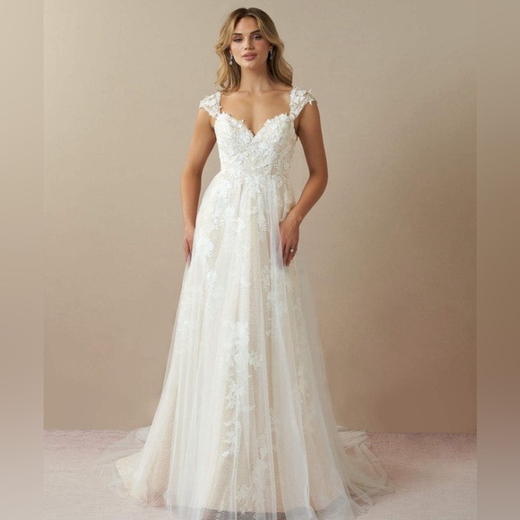 Azazie | Dresses | Azazie Wedding Dress | Poshmark